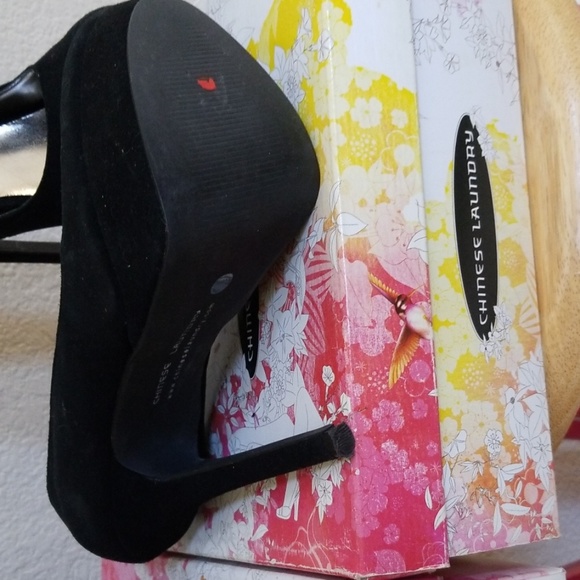 Shoes - Picture 2 of 8